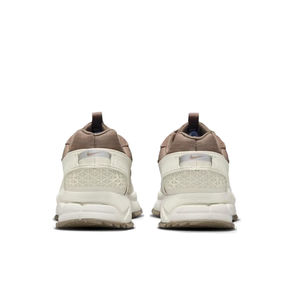 Nike Vomero 5 Roam Soft Comfor - огляд і ціна Running Shoes
